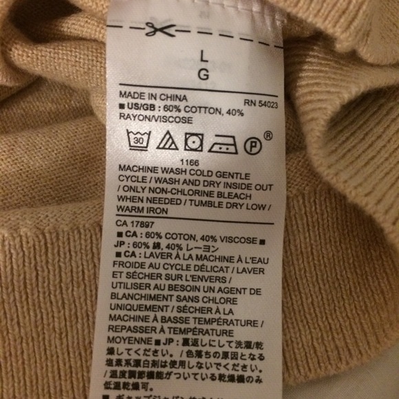 Beige Banana Republic sweater - size L (NWT) - Picture 7 of 7